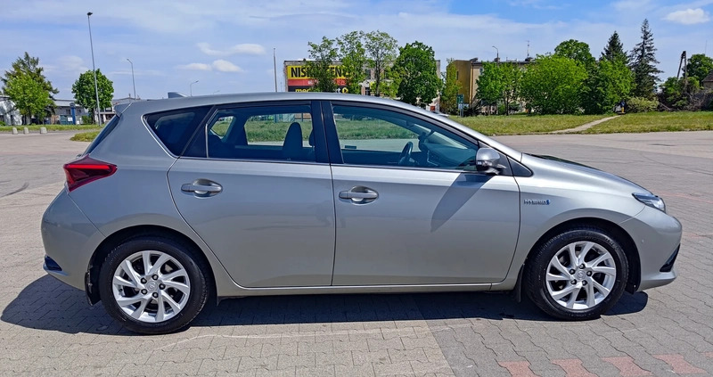 Toyota Auris cena 64990 przebieg: 97200, rok produkcji 2018 z Świnoujście małe 67